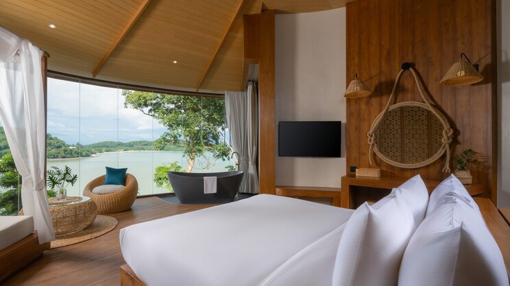 Sinae Phuket Luxury Hotel